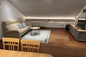 Smart TV - Holiday apartment with 2 bedrooms (Andechs - Erling)