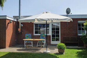 Outdoor dining - 5 minutes to the North Sea beach (Dornumersiel)