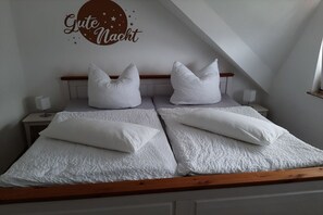 2 bedrooms, iron/ironing board, free WiFi, bed sheets - Holiday home with 2 bedrooms (Greetsiel)