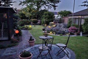 Outdoor dining - Holiday apartment on the primeval forest road (Bockhorn)