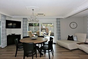 Interior - Central location with pool (Oberstaufen)