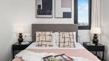 2 bedrooms, iron/ironing board, free WiFi, bed sheets