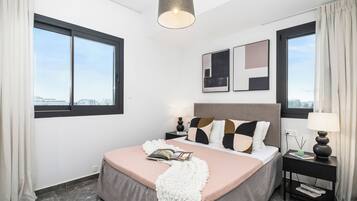 Een strijkplank/strijkijzer, gratis wifi, beddengoed