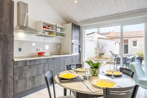 Dining - Pleasant Sablaise House with Garden-Terrace and Garage (Les Sables-d'Olonne)
