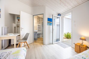 Iron/ironing board, WiFi, bed sheets - Pleasant Sablaise House with Garden-Terrace and Garage (Les Sables-d'Olonne)