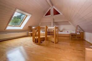 Silitysrauta/-lauta, Wi-Fi, vuodevaatteet