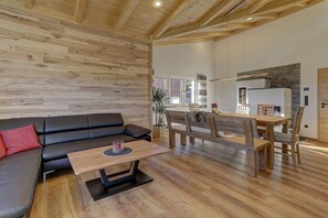 Smart-TV, Kamin, Stereoanlage