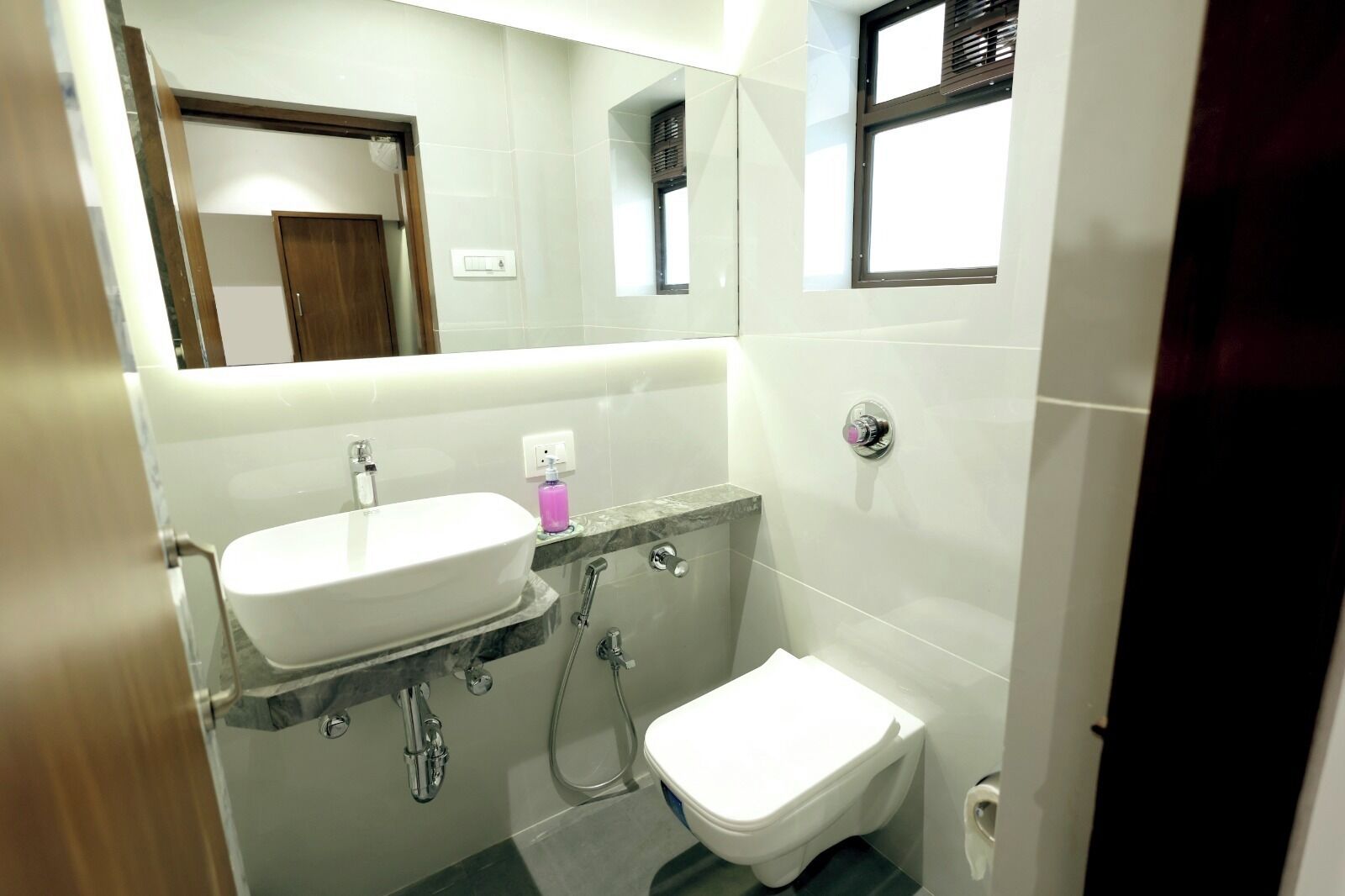 Free toiletries, soap, shampoo, toilet paper