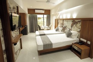 Deluxe Double or Twin Room, City View | Free WiFi - Host Inn Mumbai Airport (Mumbai)