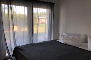 1 bedroom, free WiFi - Garden house in the manor house (Bastorf)