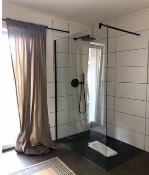 Shower - Garden house in the manor house (Bastorf)