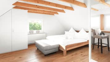 Bügeleisen/Bügelbrett, Reisekinderbett, kostenloses WLAN, Bettwäsche