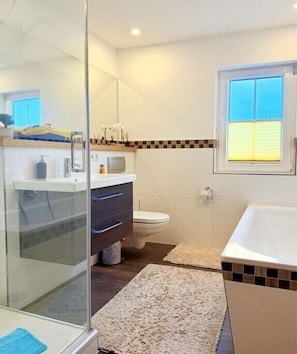 Shower - Holiday apartment with 2 bedrooms (Lancken Granitz)