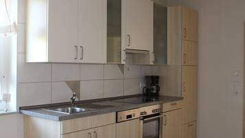 Køleskab, ovn, kogeplade, opvaskemaskine