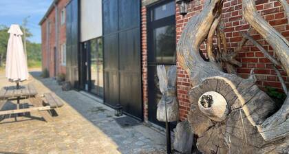 Apartment with a view of alpacas