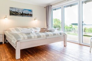 4 slaapkamers, een strijkplank/strijkijzer, gratis wifi