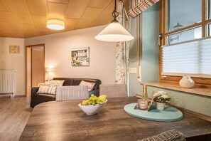 Smart TV, DVD player, ping pong, books - Guesthouse Trostelhof 3 (Salem-Neufrach)