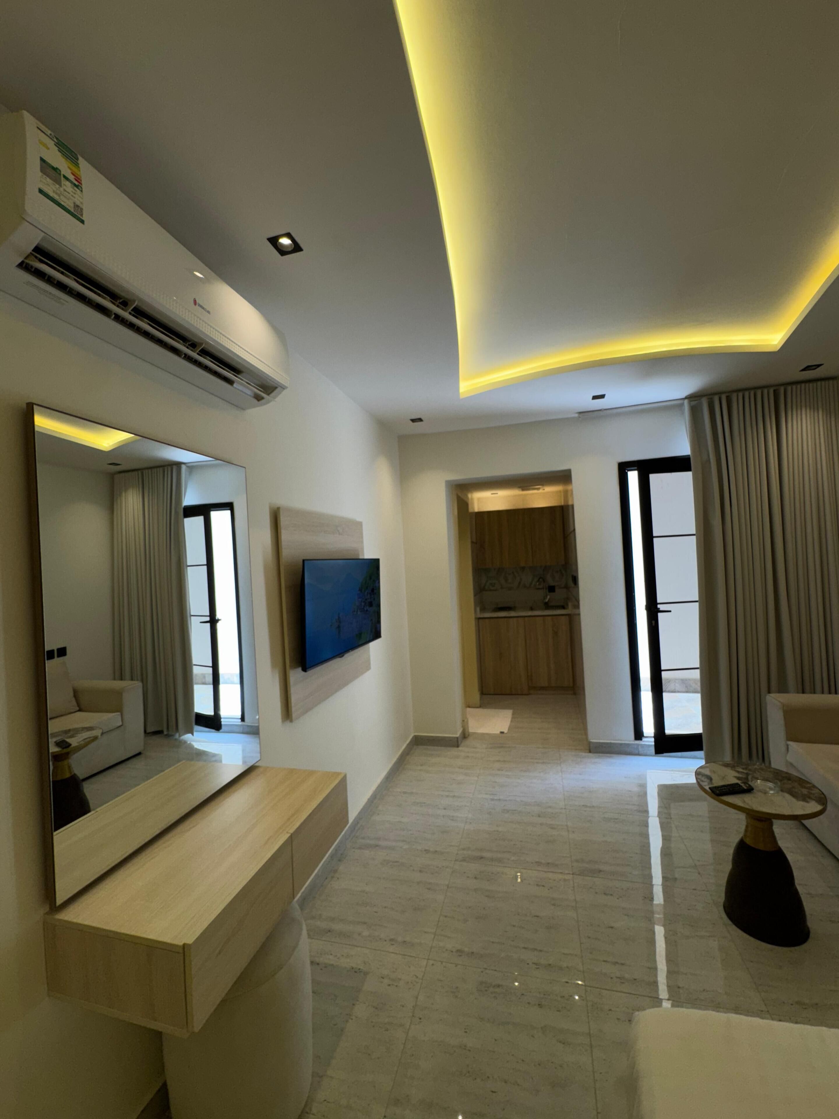 Deluxe Studio, City View | Iron/ironing board