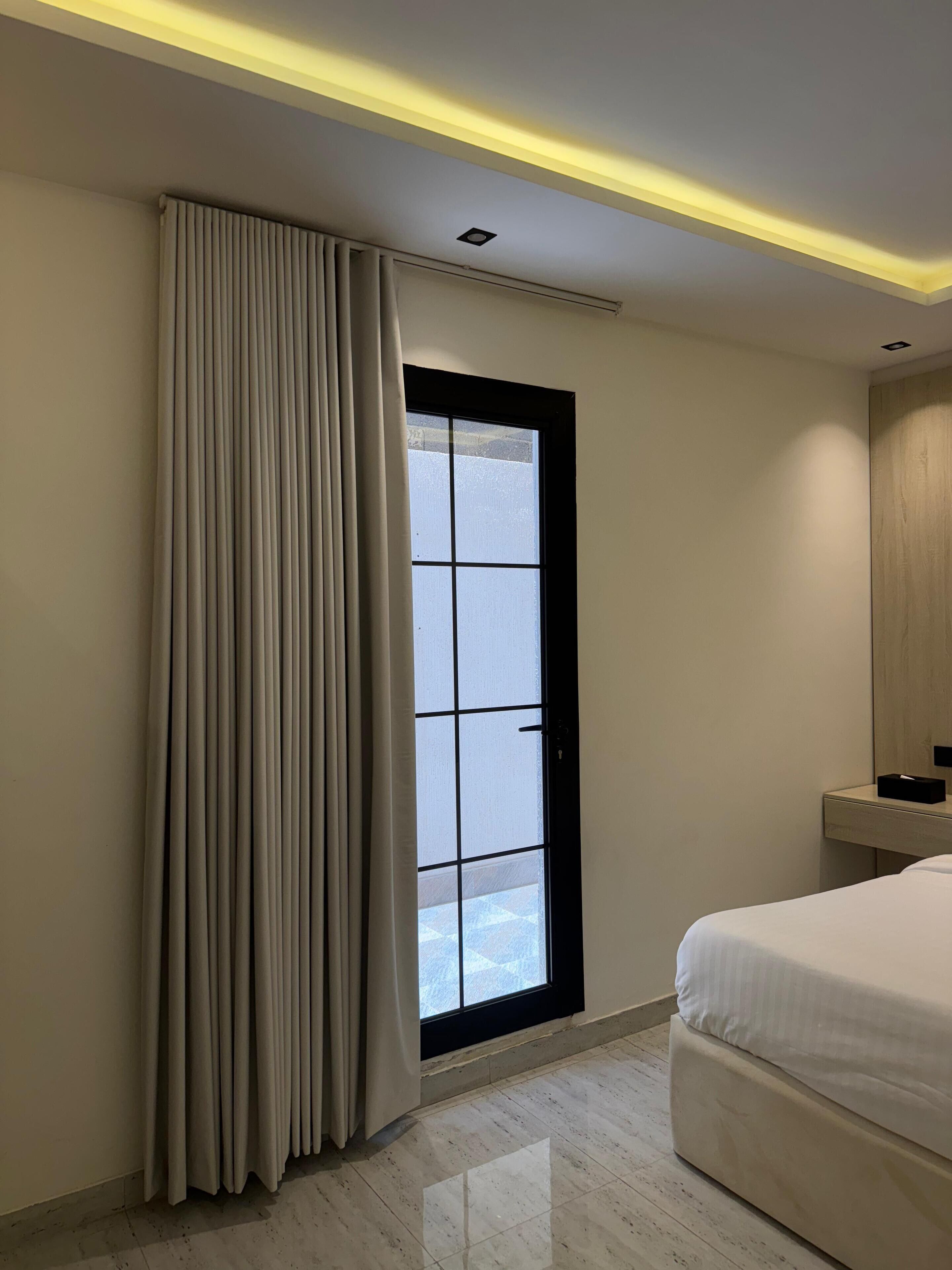 Deluxe Studio, City View | Iron/ironing board