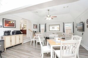 Unclassified image, 2 of 30, button - La Casa De Francella (Harris County)