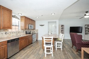 Unclassified image, 4 of 30, button - La Casa De Francella (Harris County)