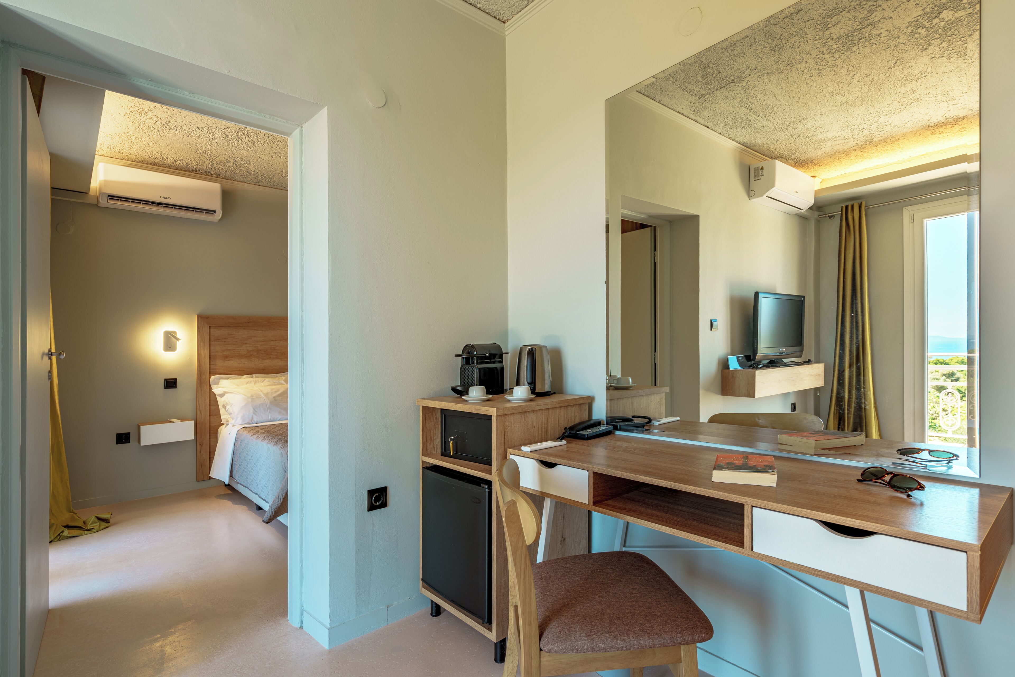 Suite Premium, pemandangan samudra | Tirai kedap cahaya, kedap suara, setrika/meja setrika, dan Wi-Fi gratis