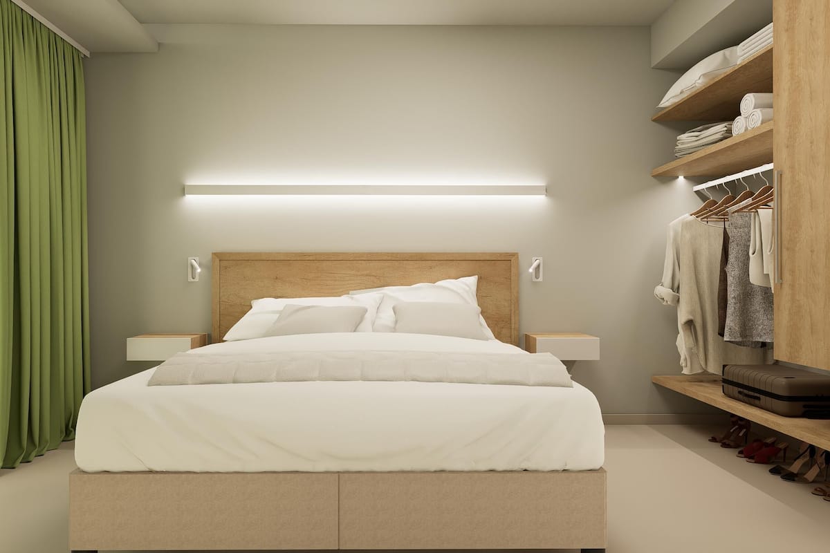 Mörkläggningsgardiner, ljudisolering och strykjärn/strykbräda