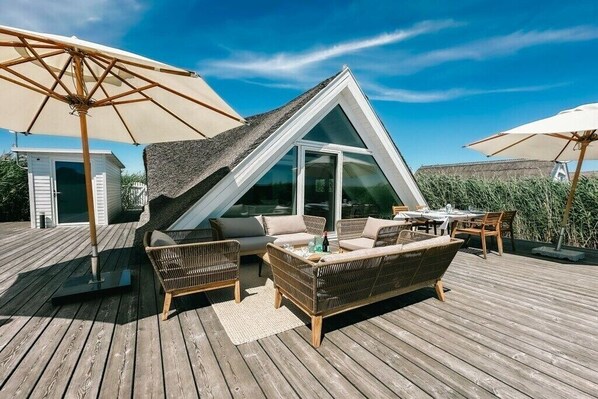 Outdoor dining - Lakeside cabin Sonnenschilf (Rust)