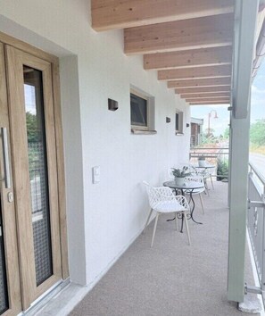 Outdoor dining - Holiday apartment with 1 bedroom (Großpösna)