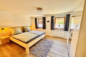 2 bedrooms, free WiFi, bed sheets - At the Ulrich Fountain (Wertach)