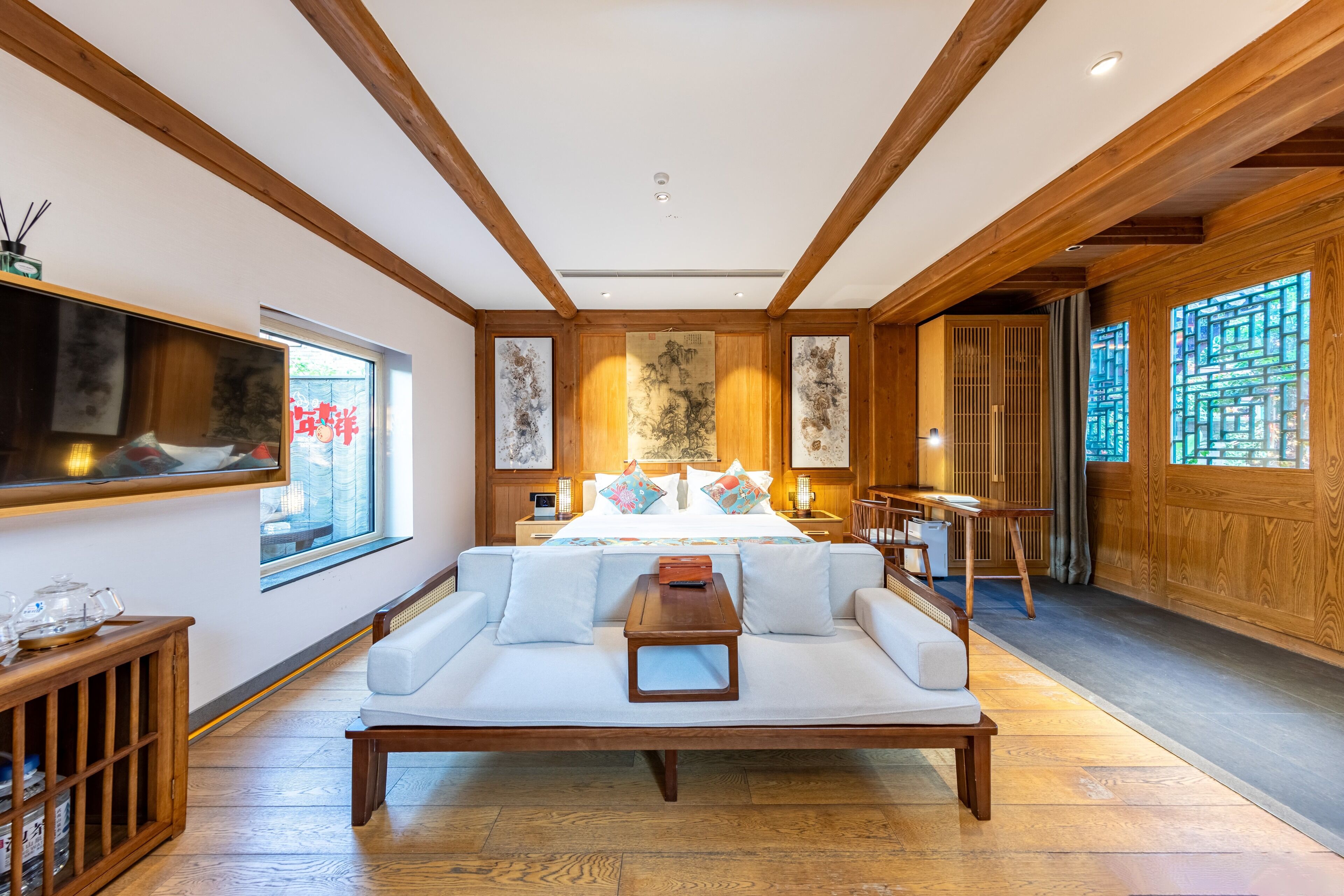 コンフォート トリプルルーム ガーデンビュー | 高級寝具、低反発ベッド、デスク、防音設備