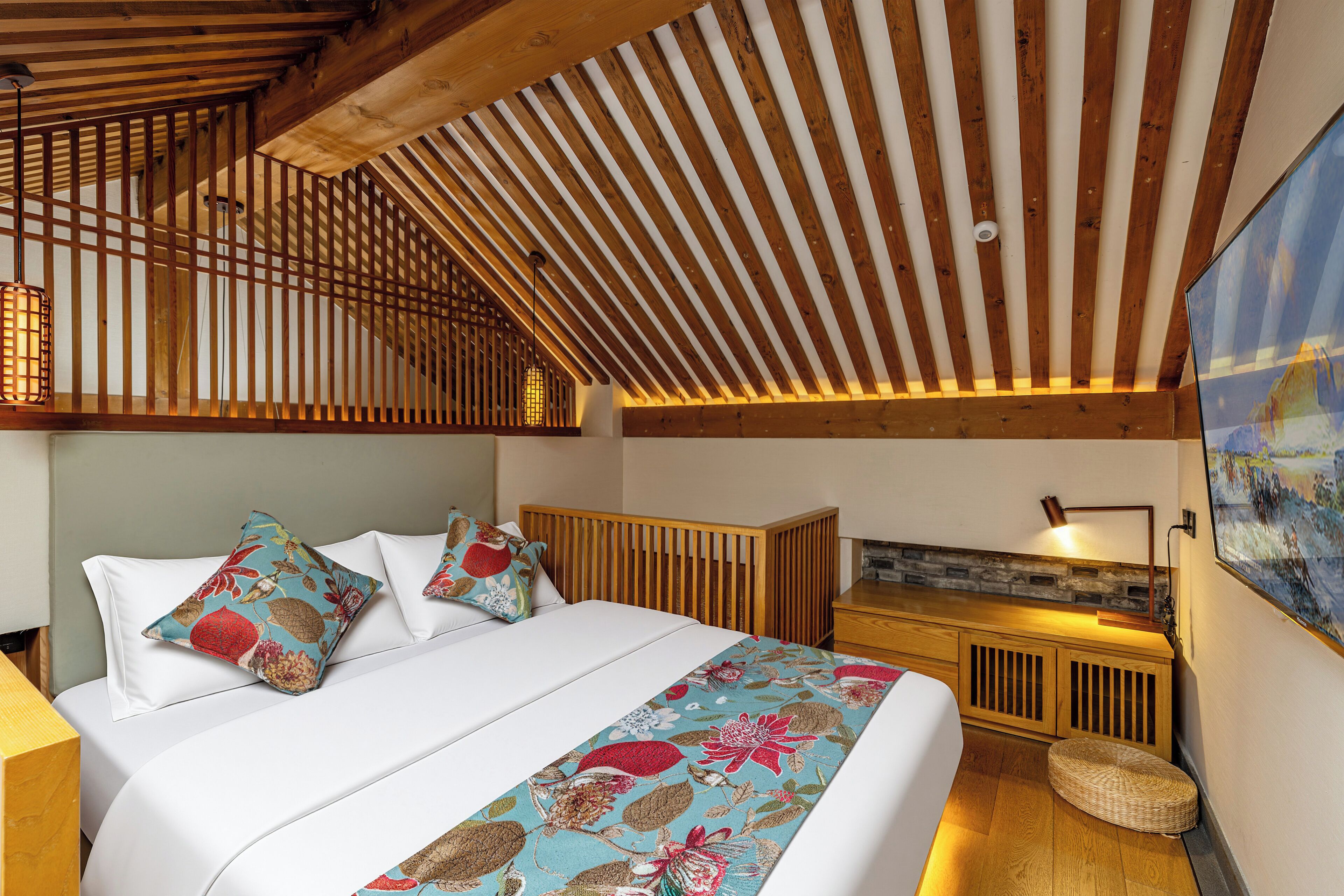 loft double room | Premium bedding, memory-foam beds, desk, soundproofing