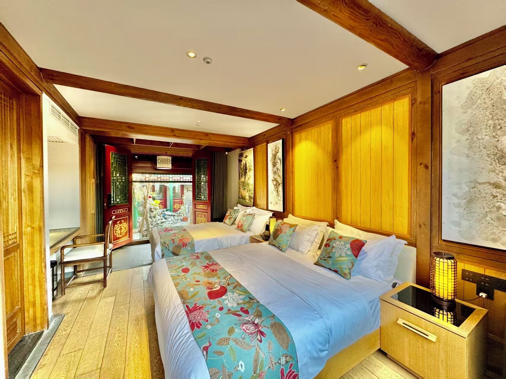 Tremannsrom – superior, hageutsikt | Sengetøy av topp kvalitet, memory foam-senger, skrivebord og lydisolert