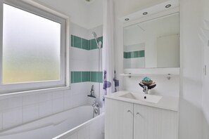 Bathroom - Cosy apartment with private balcony (Parentis-en-Born)