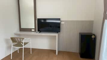 Espacio para trabajar con laptop y wifi gratis