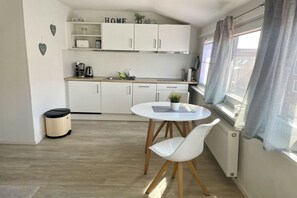 Kühlschrank, Herdplatte, Geschirrspüler