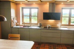 Fridge, oven, stovetop, dishwasher - Holiday home in Weitnau with swimming pool (Weitnau)