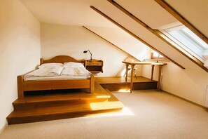 Bureau, fer et planche à repasser, Wi-Fi gratuit