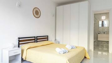 1 bedroom, desk, iron/ironing board, travel cot