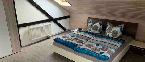 熨斗/熨衫板、Wi-Fi、床單