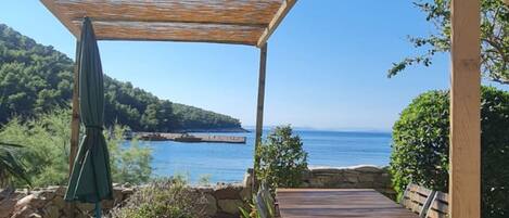 تناول الطعام بالخارج