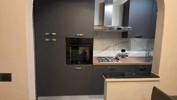 Herdplatte, Kochgeschirr/Geschirr/Besteck