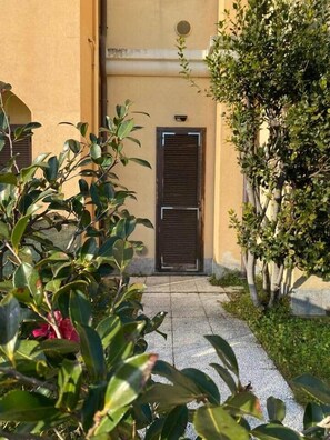 Exterior detail - Roma 1 Apartment - THE V Collection (Turate)
