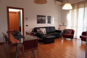 TV - Roma 1 Apartment - THE V Collection (Turate)