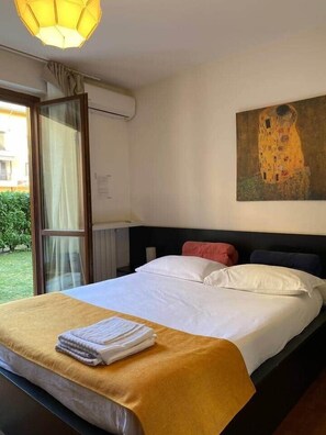 Iron/ironing board, WiFi, bed sheets - Roma 2 Apartment - THE V Collection (Turate)