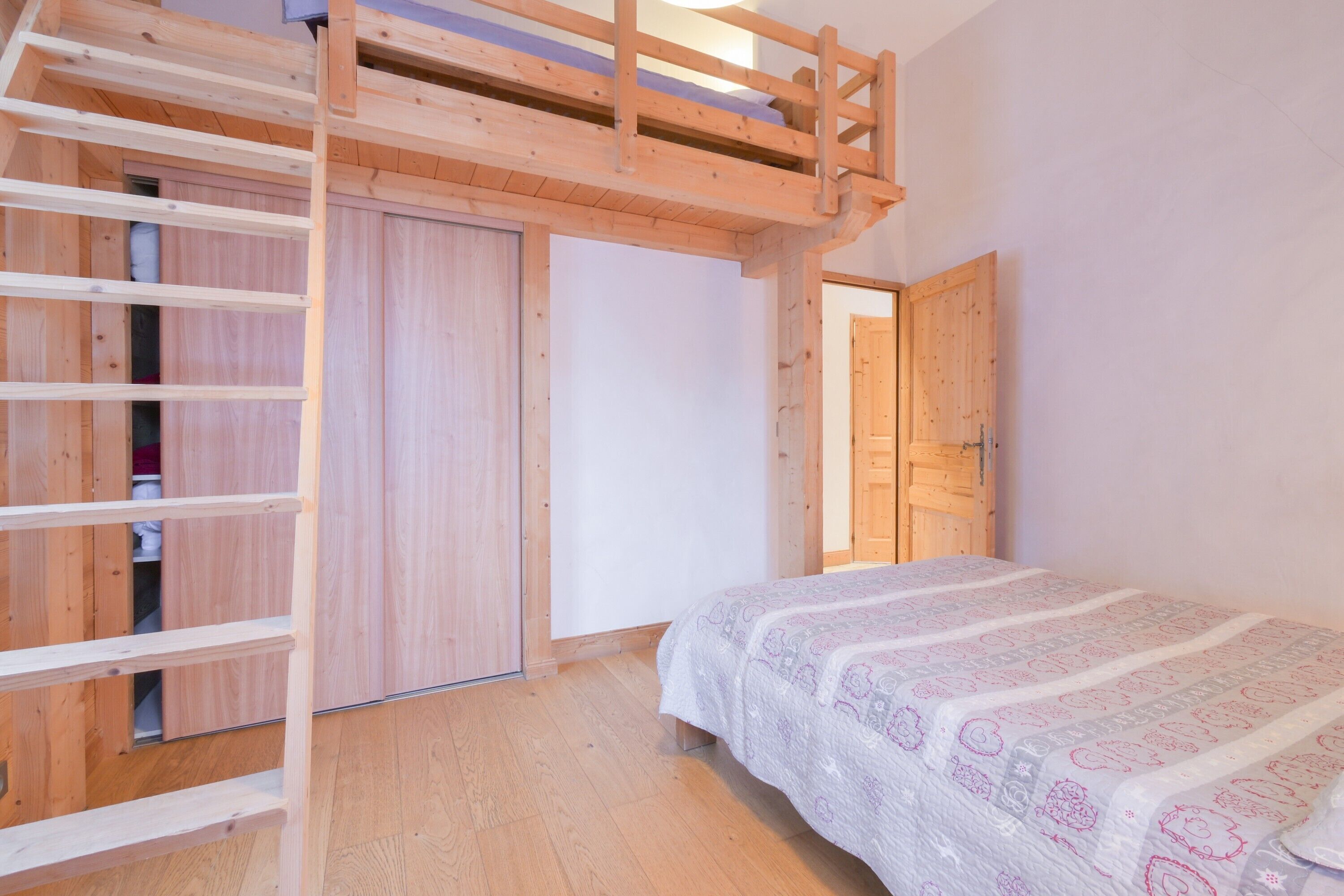 Bügeleisen/Bügelbrett, WLAN, Bettwäsche