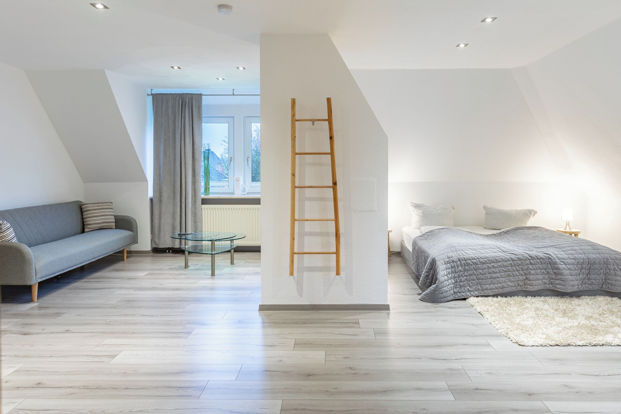 Schreibtisch, Bügeleisen/Bügelbrett, Reisekinderbett, kostenloses WLAN