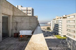 Terrace/patio - Penthouse Luxe: Views, Terrace & Parking (Matosinhos)