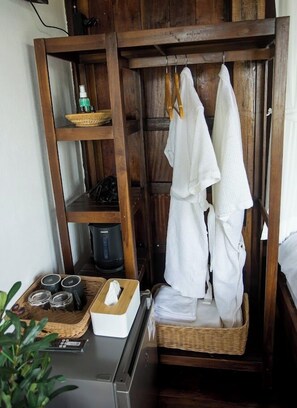 Desk, free WiFi - Baan Lhong View Lay  (Sawi)