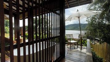 Deluxe Villa 1, Ocean View | Living area